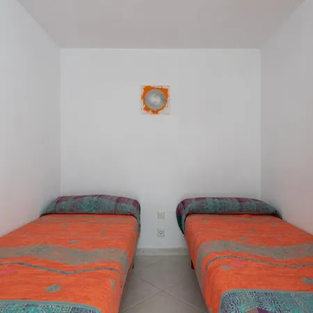 Spacious 2br Bungalow Private Solarium & Pool Holiday home