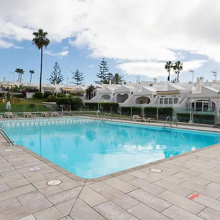 Holiday home Spacious 2br Bungalow Private Solarium & Pool