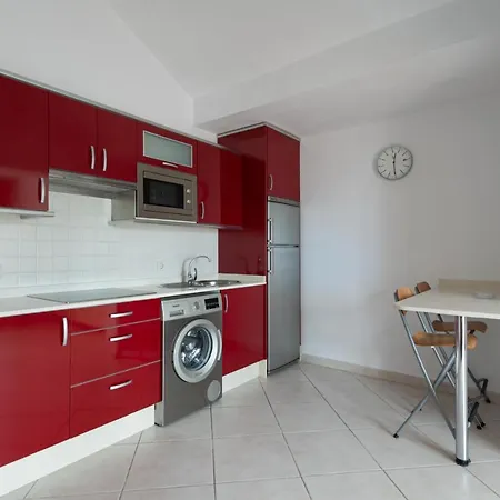 Spacious 2br Bungalow Private Solarium & Pool *